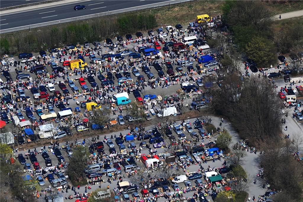 Flohmarkt-Saison startet: Alle Trödelmärkte in Dortmund 2022 Der Flohmarkt auf dem Parkplatz der TU Dortmund.