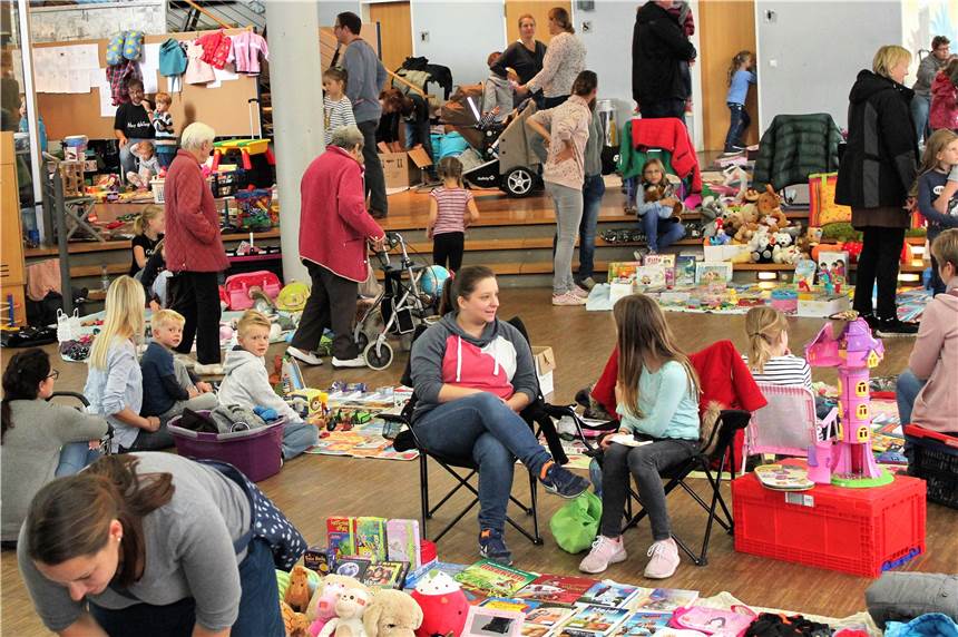 Flohmarkt in Südkirchen wird aufgrund von Corona nach draußen verlegt Der Flohmarkt in Südkirchen wird, wie auf diesem Bild in Nordkirchen, nicht drinnen statt finden, sondern aufgrund von Corona im Freien.