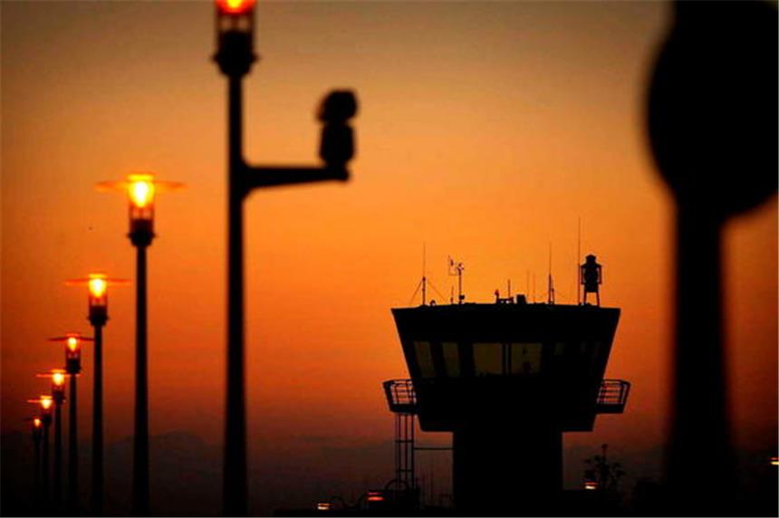 Land hält Flughafen Dortmund für nicht "landesbedeutsam" Der Flughafen Dortmund.