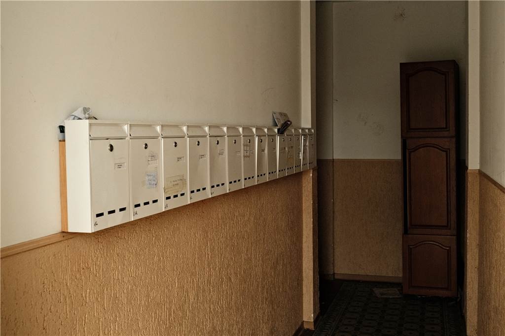 Müll, Ratten und Kälte: Wie ein Gebäude in der Nordstadt zum Problemhaus wurde 14 Briefkästen hängen im Eingang des Gebäudes an der Bornstraße 144 in Dortmund.