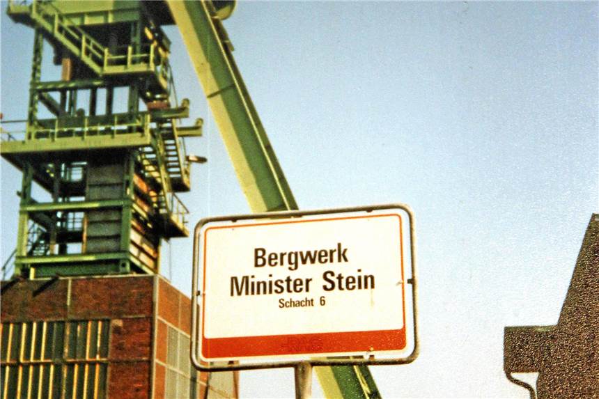 Lebendes Lexikon für die Zeche und Schacht 6 Der Förderturm von Schacht 6 überragte Brechten.