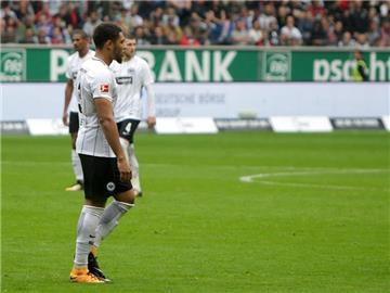 Der Frankfurter Simon Falette muss zwei Spiele pausieren. Foto: Hasan Bratic