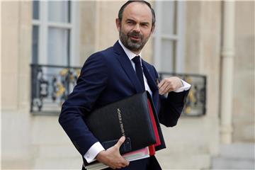 Der französische Regierungschef Édouard Philippe will die staatliche Bahngesellschaft SNCF umkrempeln. Foto: Francois Mori/AP