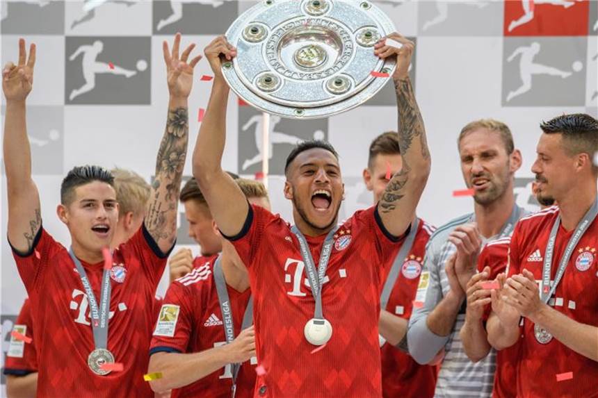 Weltmeister Tolisso beim FC Bayern zurück Der französische Weltmeister Corentin Tolisso (M) möchte auch in der neuen Saison Meister werden. Foto: Matthias Balk