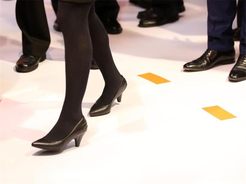 Der Frauenanteil in den Vorständen börsennotierter Unternehmen in Deutschland liegt bei nur noch 5,4 Prozent. Foto: Christian Charisius/Archiv