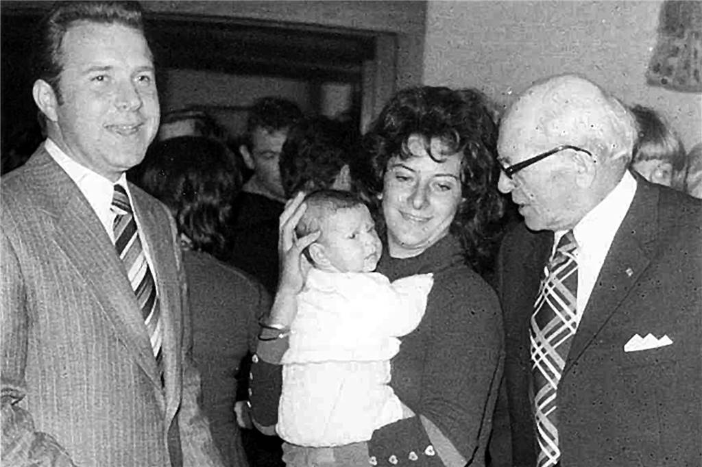 „Wir haben unseren Vater mit der ganzen Stadt geteilt“ Der frisch gewählte Stadtdirektor Engelbert Sundermann (l.) gemeinsam mit Ehefrau Marianne im Jahr 1971.
