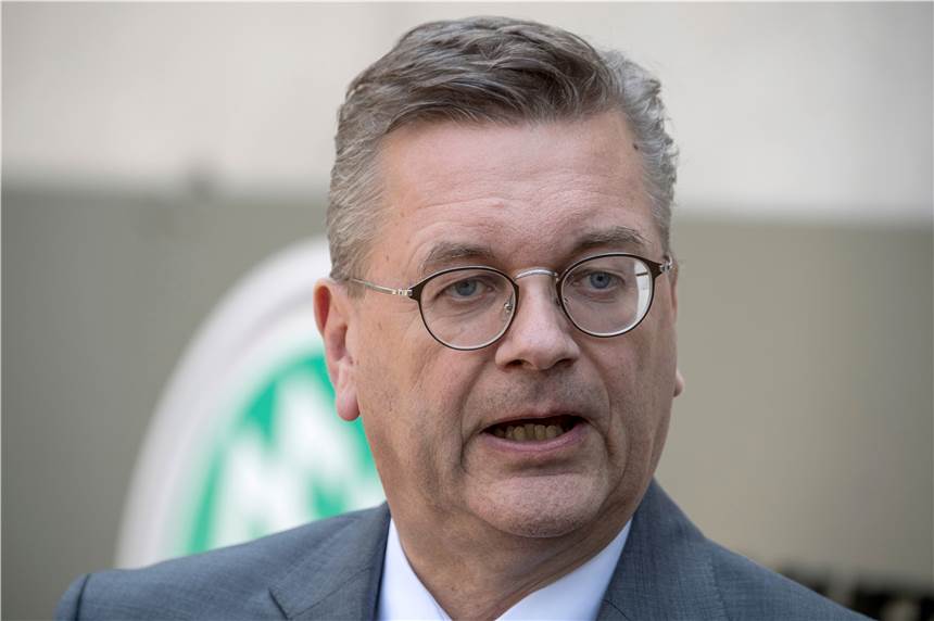 Gewagte Forderung von Ex-DFB-Chef Grindel – Gefahr für den BVB? Der frühere DFB-Präsident Reinhard Grindel.