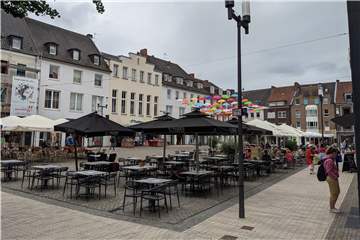Der frühere Tisa-Brunnen stand früher an der Stelle links von der Laterne. Der Rat entscheidet nächste Woche, was für ein Wasserspiel hier künftig errichtet wird.