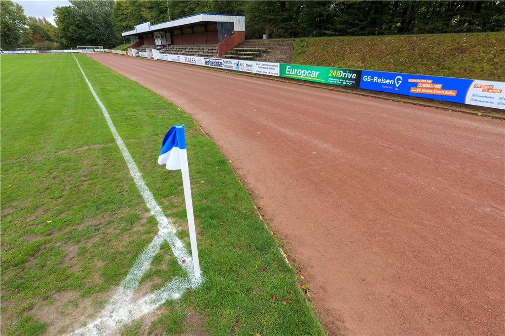 Millionenprojekt Losbergstadion: Leichtathleten freuen sich auf Tartanbahn Der Fußballplatz im Losbergstadion wird grundsaniert, die Aschebahn durch eine Tartanbahn ersetzt. Die Tribüne, sämtliche Gebäude und Grünanlagen werden nicht umgestaltet.