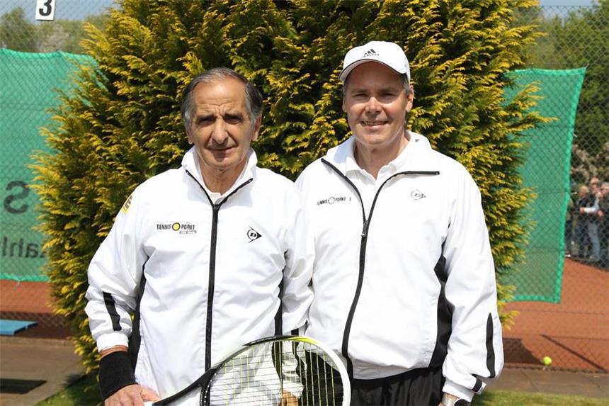 Gahmens Herren 60 lassen nichts anbrennen Der Gahmener Teamkapitän und sein Weltmeister: Horst Sczepan (r.) und Jorge Camina-Borda, der seinen Hildener Gegner mit 6:1, 6:0 deklassierte.