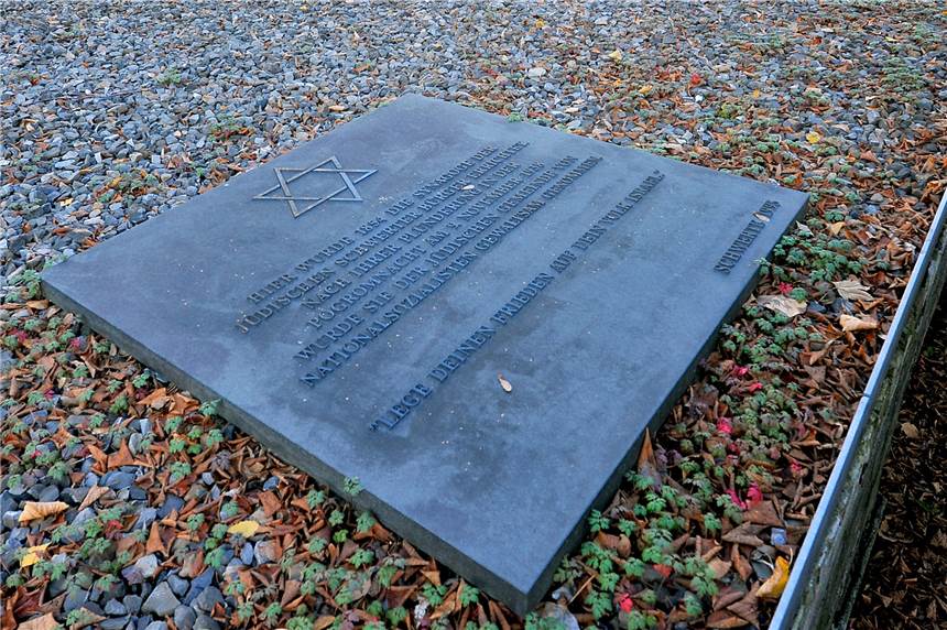 Der Gedenkstein an der Gedenkstätte für die ehemalige Synagoge Schwerte.