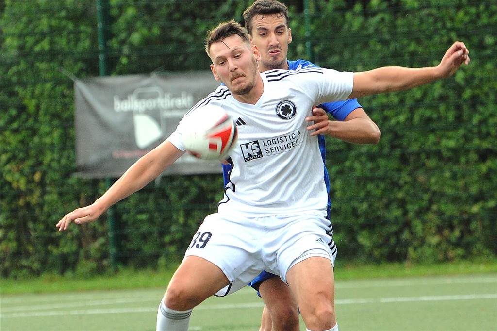 Der Geisecker ist nach einem 3:0-Endspielsieg gegen den VfL Schwerte der Stadtmeister 2023. 