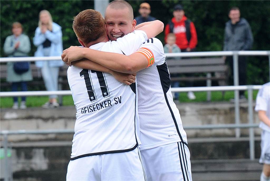 Der Geisecker ist nach einem 3:0-Endspielsieg gegen den VfL Schwerte der Stadtmeister 2023. 