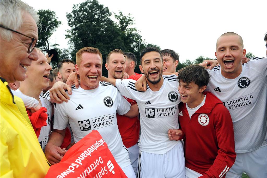 Der Geisecker ist nach einem 3:0-Endspielsieg gegen den VfL Schwerte der Stadtmeister 2023. 