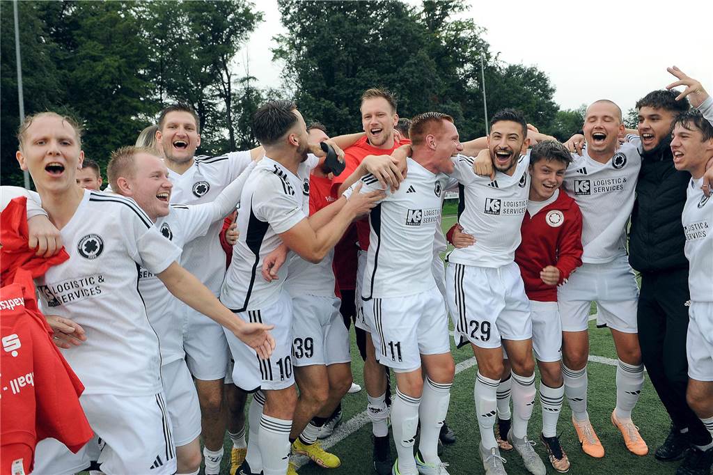 Der Geisecker ist nach einem 3:0-Endspielsieg gegen den VfL Schwerte der Stadtmeister 2023. 