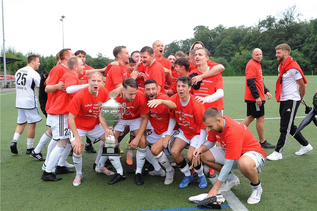 Der Geisecker ist nach einem 3:0-Endspielsieg gegen den VfL Schwerte der Stadtmeister 2023. 