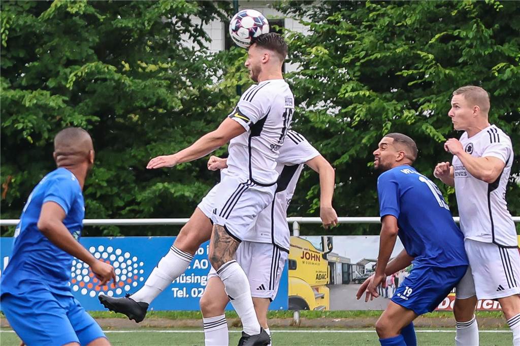Der Geisecker SV hat das Endspiel der Stadtmeisterschaft mit 2:0 gegen den VfL Schwerte gewonnen.