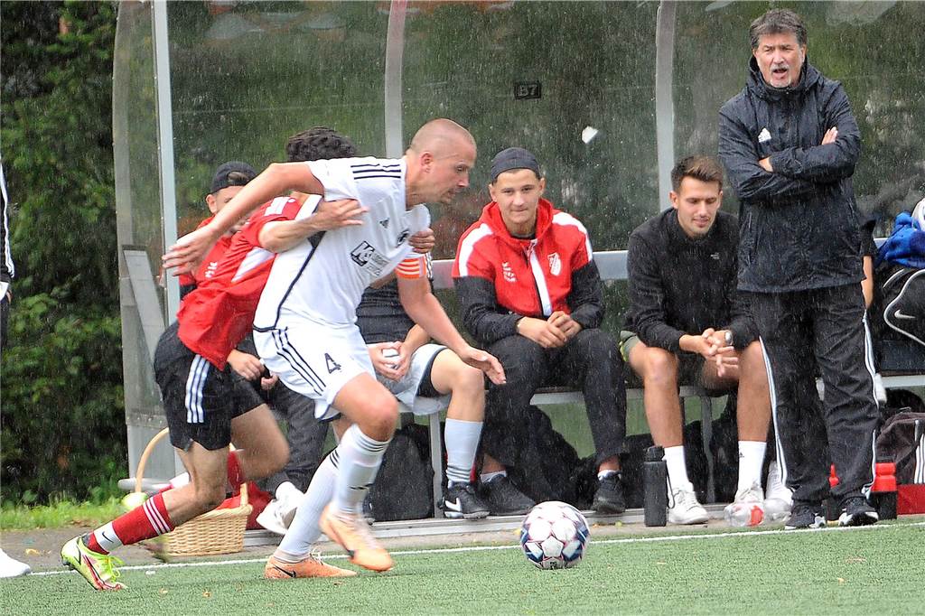 Der Geisecker SV hat gegen die DJK TuS Körne mit 0:6 verloren.