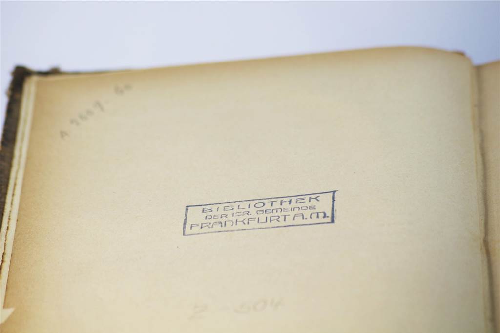 Jüdisches Museum Dorsten gibt NS-Raubgut an rechtmäßige Besitzer zurück Der Gemeindestempel aus Frankfurt am Main sorgte für den entscheidenden Hinweis.
