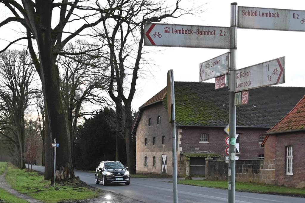 Meilenstein für wichtigen Radweg: Hoffnung auf Baustart in diesem Jahr Schilder Radwege-Knotenpunkt