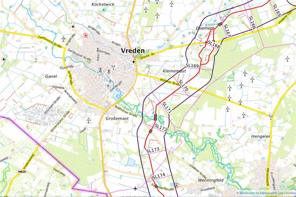 Konkreter Vorschlag: Hier soll die A-Nord durch Vreden gebaut werden Der geplante Verlauf der A-Nord bei Vreden: Die rote Linie zeigt den konkreten Vorschlag für den Verlauf der Trasse. Die schwarzen Linien markieren den ursprünglichen, 1000 Meter breiten Korridor. Zwischen Doemern und Kleinemast gibt es noch einen Bereich, in dem zwei Alternativen geprüft werden.