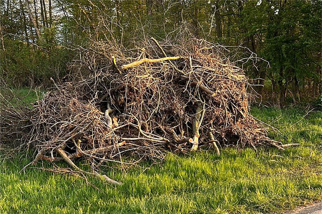 Plötzlich war der Holzstapel weg: Osterfeuer am Wellenbad fällt aus Osterfeuer am Wellenbad in Schwerte