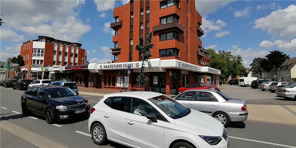 Der gesamte Komplex an der Ecke Dönnstraße/Siegburgstraße steht zum Verkauf. Gläubiger haben einen Spezialisten als Makler beauftragt.