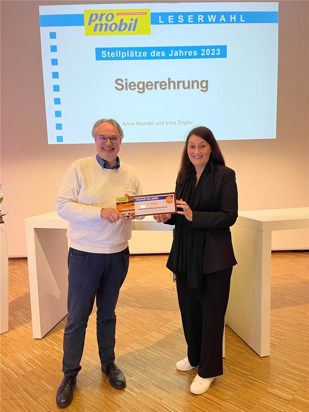 Die Nummer eins: Wohnmobilstellplatz bei Urlaubern sehr beliebt Geschäftsführer der Stadtwerke Carsten Schier und Abteilungsleiterin Sabine Vogelsang in Haltern