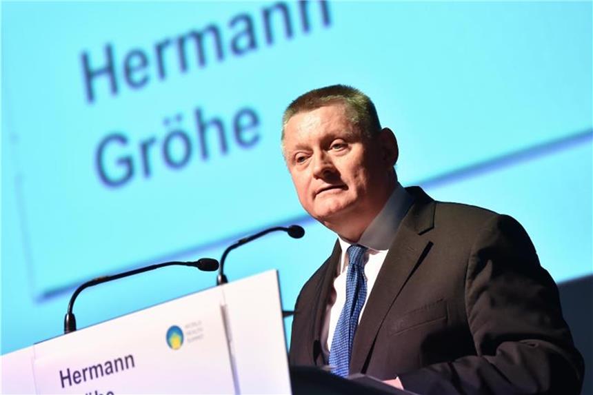 Gröhe senkt Zusatzbeitrag für GKV auf 1,0 Prozent Der Gesundheitsminister folgt mit der Absenkung den Empfehlungen des Schätzerkreises im Gesundheitswesen. Foto: Britta Pedersen