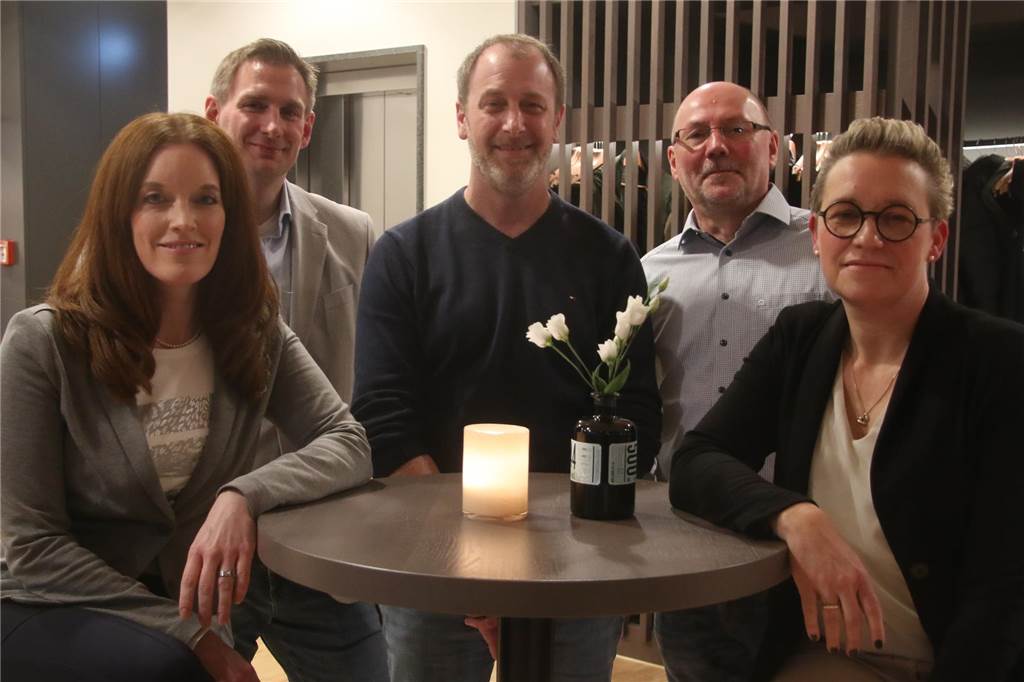 Mathias Reimann und Sonja Blaha machen Platz: Neuer Vorsitzender beim TV Werne Der neue Vorstand des TV Werne blickt in die Kamera.