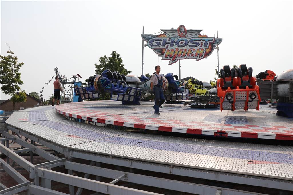 Auf der Vredener Kirmes sorgt „Jahrmarkt-Jan“ für Ordnung Der Ghost Rider steht wieder auf dem Domhof.