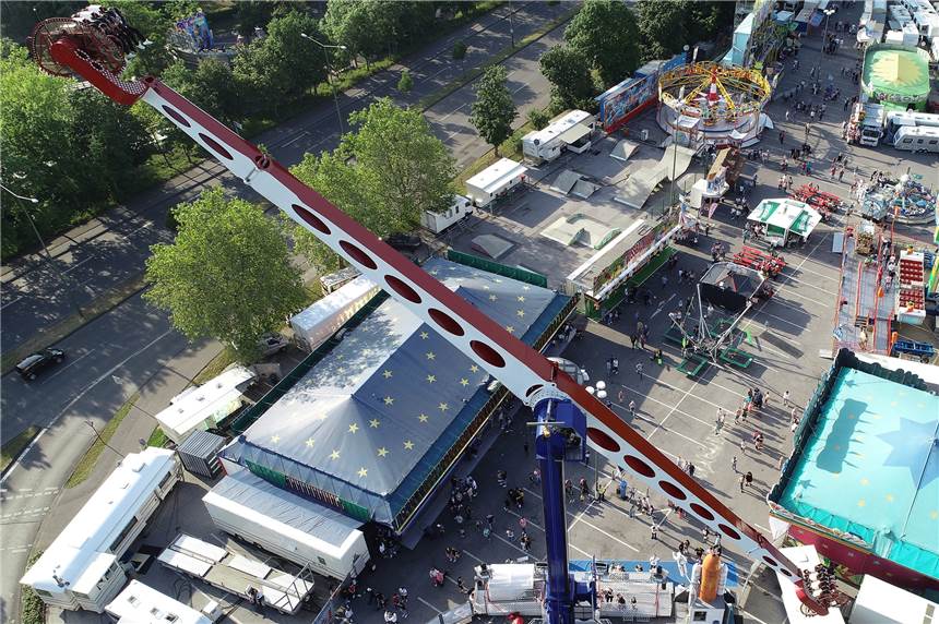 Hier sind alle Fotos von der Himmelfahrtskirmes 2019 in Lünen Der Giant Booster "Apollo 13" ist die Hauptattraktion der diesjährigen Himmelfahrtskirmes.