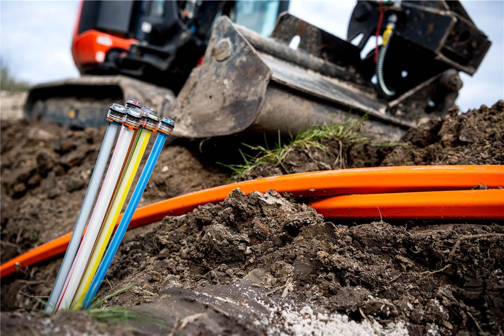 „Weiße Flecken“ im Dortmunder Süden bekommen schnelles Internet – nur wann? Der Glasfaser-Ausbau im Dortmunder Süden geht voran - braucht aber Zeit.