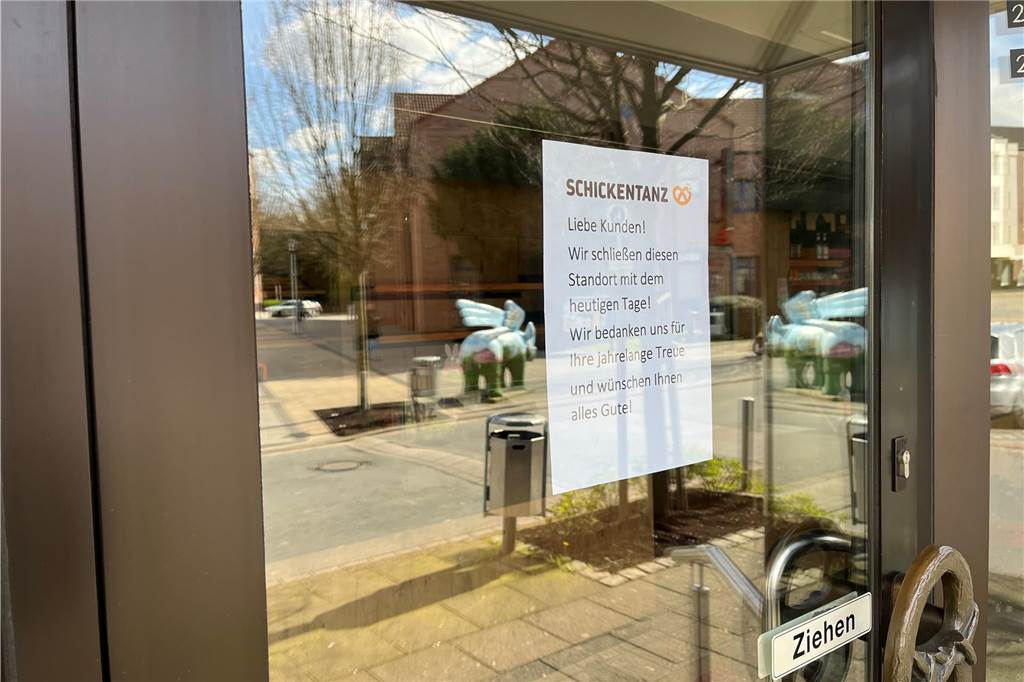 „Ich bin geschockt“: Bäckerei Schickentanz schließt in Huckarde Der gleiche Zettel wie in Huckarde hing auch in den Schickentanz-Filialen in Castrop-Rauxel und in der Saarlandstraße im Dortmunder Zentrum.