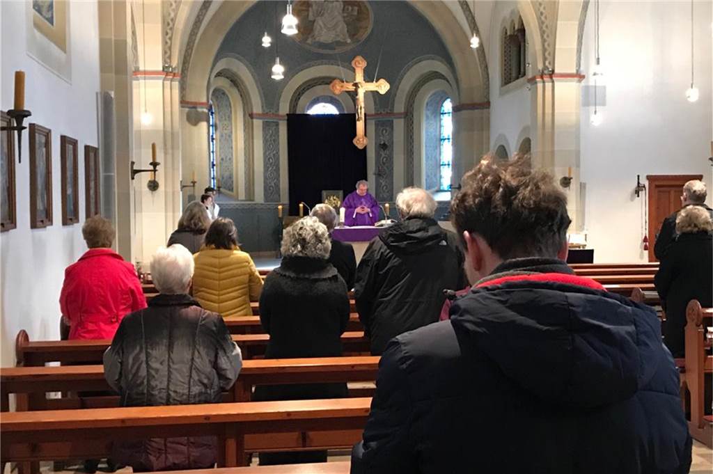 Coronavirus in Castrop-Rauxel: Wir berichten live - Die Zahl der Infizierten steigt weiter Der Gottesdienst in Frohlinde hat am Sonntag stattgefunden.