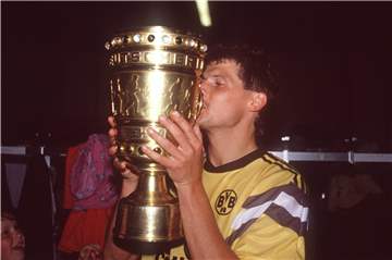 Der größte Moment seiner Profikarriere: Mit einem Doppelpack gegen Bremen schoss Norbert Dickel den BVB 1989 zum Pokalsieg.