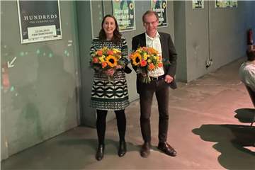 Der grüne Bundestagskandidat und Abgeordnete Markus Kurth, hier mit der zweiten grünen Direktkandidatin Prof. Anke Weber, konnte sich über seine persönlichen Wahlergebnisse und die seiner Partei im Stadtbezirk Innenstadt-West freuen. 
