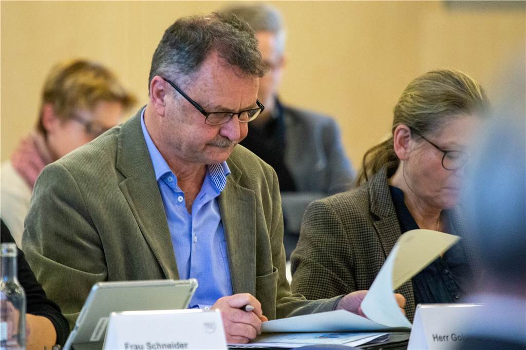 Razzia bei Bündnisgrünen im Kreis: Timon Lütschen verlässt Fraktion Der bündnisgrüne Fraktionsvorsitzende Herbert Goldmann bekommt möglicherweise den Rückkehrwunsch von zwei „Abtrünnigen“ zu hören. Allerdings tut er sich schwer damit, ihn zu erfüllen.