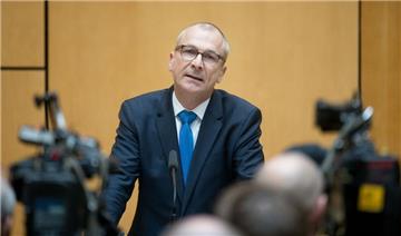 Der Grünen-Politiker Volker Beck spricht in Berlin im Jakob-Kaiser-Haus zu Medienvertretern. Beck hat innerhalb seiner Fraktion wieder Ämter übernommen und ist religionspolitischer Sprecher und neuer Sprecher für Migrationspolitik. 