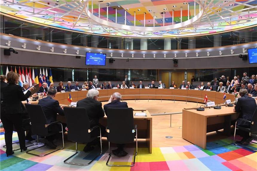 EU-Staaten beschließen ständige militärische Zusammenarbeit Der Grundstein für die verstärkte Zusammenarbeit im Bereich der Verteidigung war im vergangenen Monat bei einem gemeinsamen Treffen der Außen- und Verteidigungsminister gelegt worden. Foto: Emmanuel Dunand