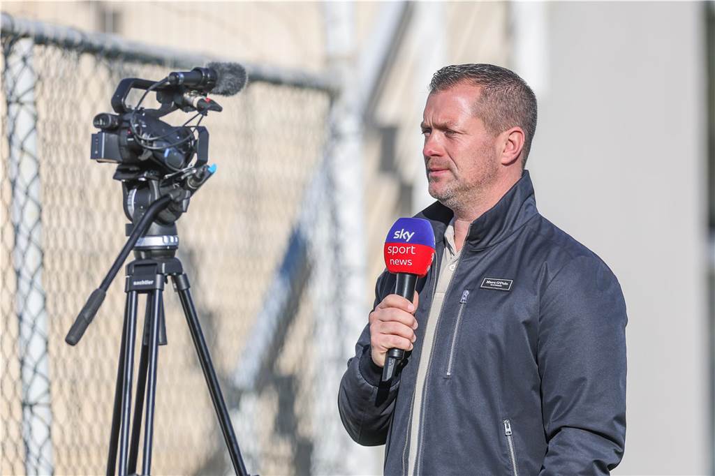 Mit Schalke in Mittersill - Trainingslager-Tagebuch (7): Der "gute Geist" der Schalke-Journalisten: Dirk große Schlarmann ist immer auf Ballhöhe.