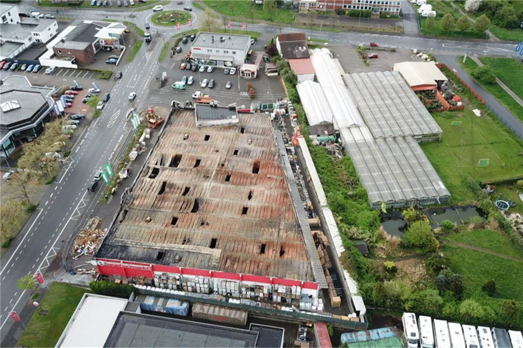 Vom abgebrannten Hagebaumarkt ist fast nichts mehr da: Luftvideo zeigt Abrissarbeiten am Westring