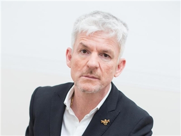 Der Hamburger Autor Heinz Strunk hat einen neuen Roman geschrieben. Foto: Christian Charisius