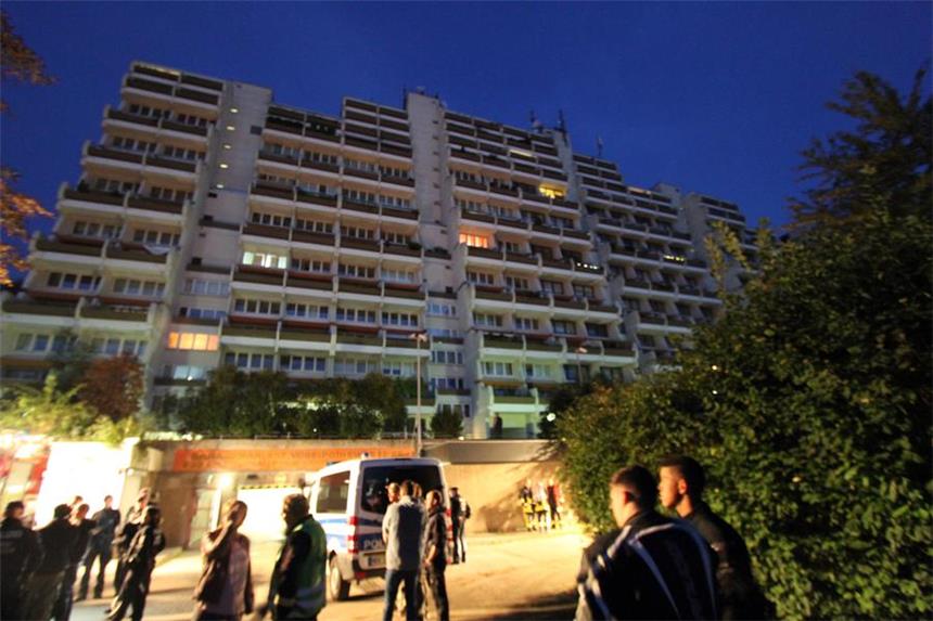 Ein Brand wäre nicht besser gewesen Der Hannibal-Hochhaus-Komplex im Dortmunder Stadtteil Oberdorstfeld musste geräumt werden.