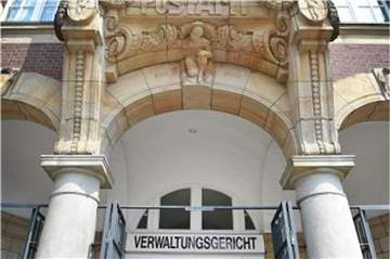 Der Haupteingang zum Verwaltungsgericht Gelsenkirchen. Foto: Caroline Seidel/Archiv