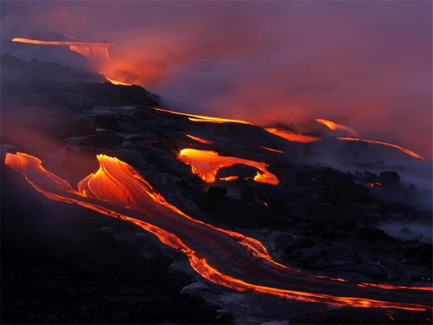 ABC für Fernwehgeplagte: Die US-Nationalparks in Stichworten Der Hawai'i Volcanoes Nationalpark im Südosten Hawaiis gehört zum Unesco-Weltnaturerbe. Foto: Bruce Omari