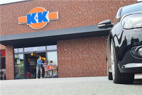 Raubüberfall auf K+K-Markt: Täter bedrohen Angestellte mit Waffe