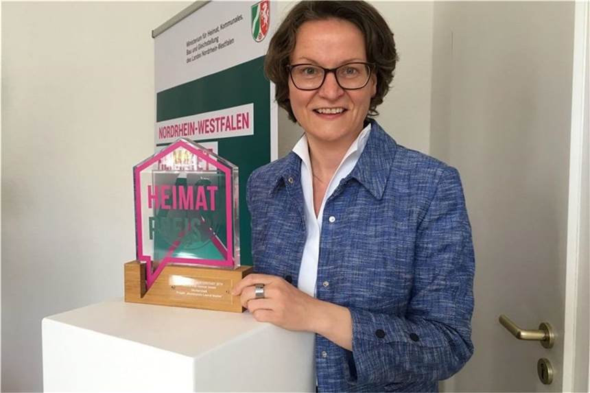 Der Heimatpreis wird jedes Jahr in zahlreichen Kommunen in NRW vergeben. Ins Leben gerufen wurde er von Heimatministerin Ina Scharrenbach.