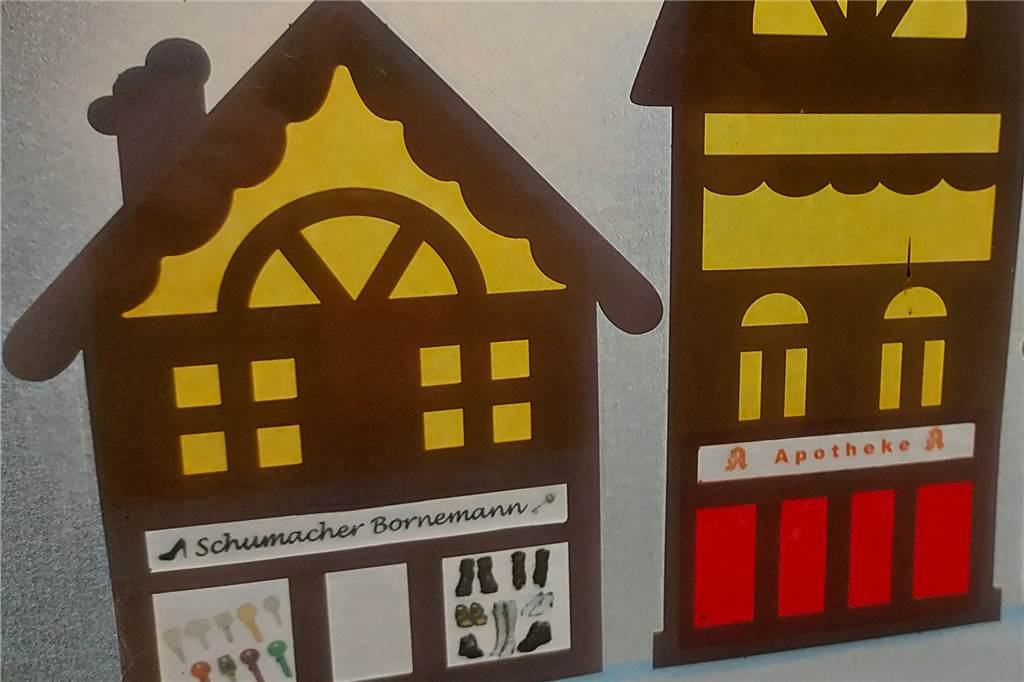 Begehbarer Adventskalender: Noch sind nicht alle Fenster vergeben Adventsfenster-Schmuck