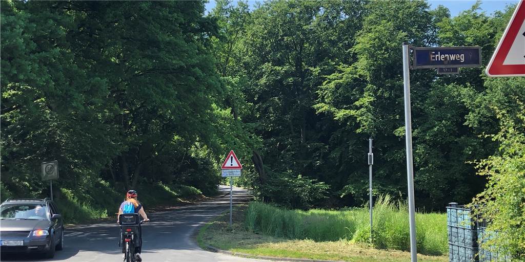 Castrop-Rauxeler Verbindungsstraße wird gesperrt – zu Testzwecken Der Hellweg wird ab 23. Mai zwischen Erlenweg und Unterspredey für drei Wochen gesperrt.